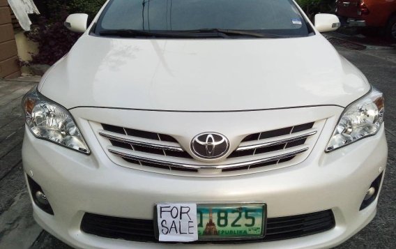 White Toyota Corolla altis for sale in Manila-4