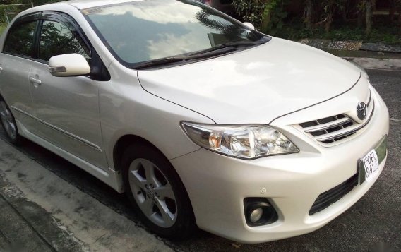 White Toyota Corolla altis for sale in Manila-3