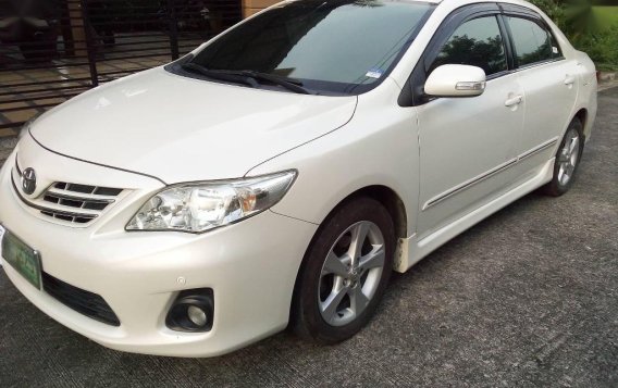 White Toyota Corolla altis for sale in Manila-1