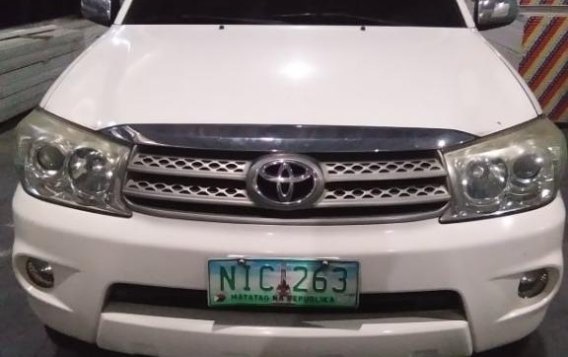 White Toyota Fortuner for sale in Manila