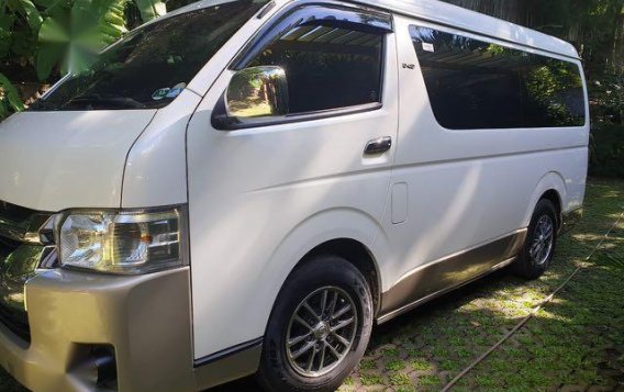 White Toyota Grandia for sale in Mandaluyong City