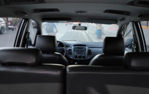 White Toyota Innova for sale in Makati-1