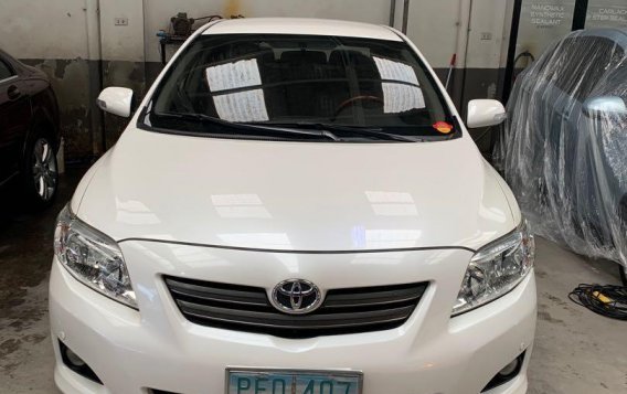 Selling Pearl White Toyota Corolla for sale in San Fernando-1