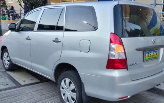 White Toyota Innova for sale in Makati-2