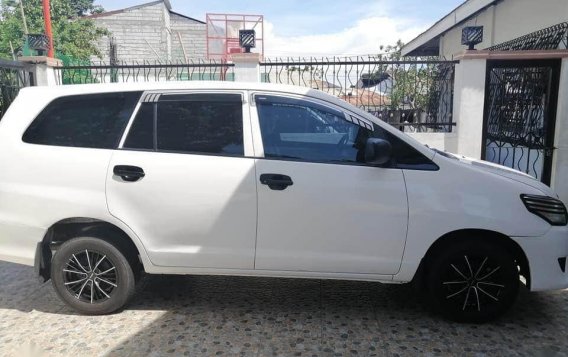 Sell White Toyota Innova for sale in Balagtas-8