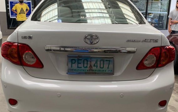 Selling Pearl White Toyota Corolla for sale in San Fernando-4