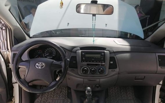 Sell White Toyota Innova for sale in Balagtas-2