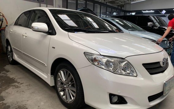 Selling Pearl White Toyota Corolla for sale in San Fernando-3