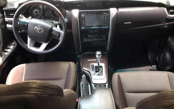 Selling Black Toyota Fortuner 2019 in Manila-5