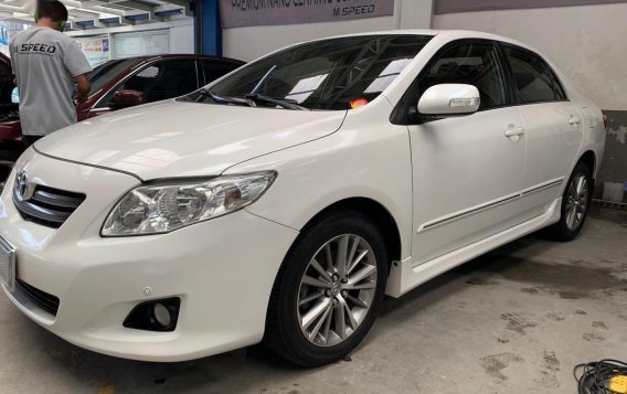 Selling Pearl White Toyota Corolla for sale in San Fernando-2