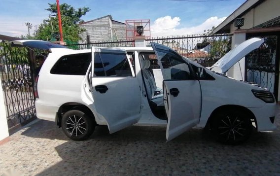 Sell White Toyota Innova for sale in Balagtas-4