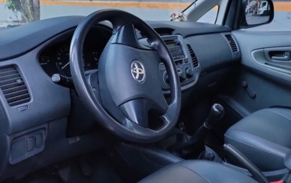 White Toyota Innova for sale in Makati-4