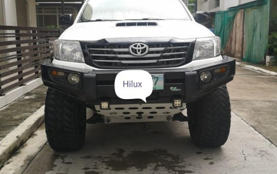 Selling White Toyota Hilux for sale in Manila