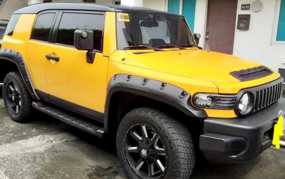 Sell Yellow Toyota Fj Cruiser in Parañaque-1