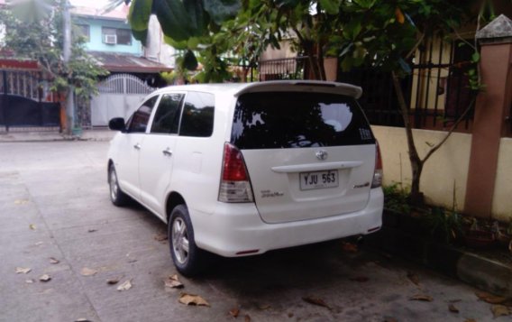 Selling White Toyota Innova in Liloan-2