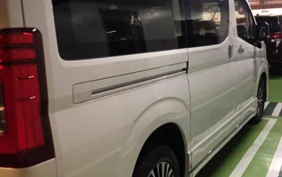 Sell White Toyota Hiace for sale in Makati-5