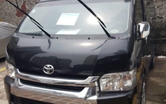 Selling Black Toyota Grandia in Mandaluyong