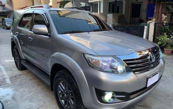 Grey Toyota Fortuner for sale in Mandaluyong City-2