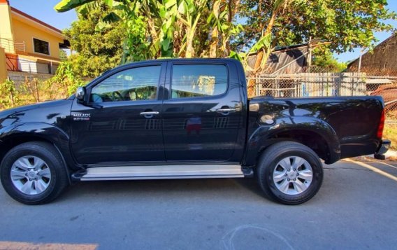 Sell Black Toyota Hilux in Parañaque-1