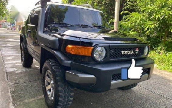 Sell Black Toyota Fj Cruiser in Manila