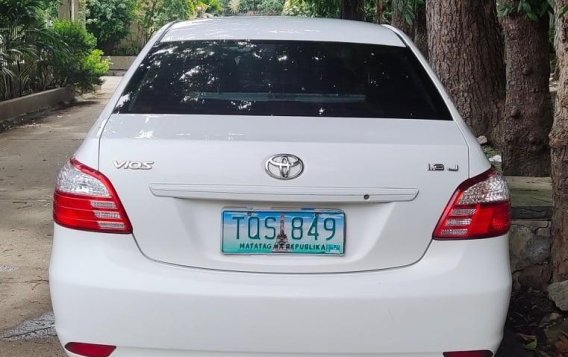 Selling White Toyota Vios in Manila-3