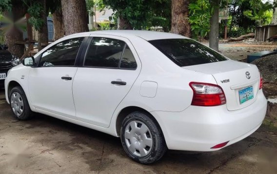 Selling White Toyota Vios in Manila-2