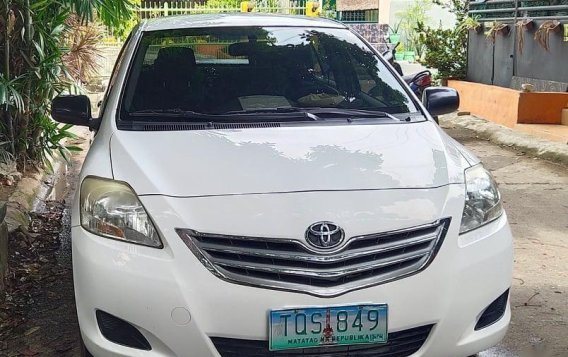 Selling White Toyota Vios in Manila-4