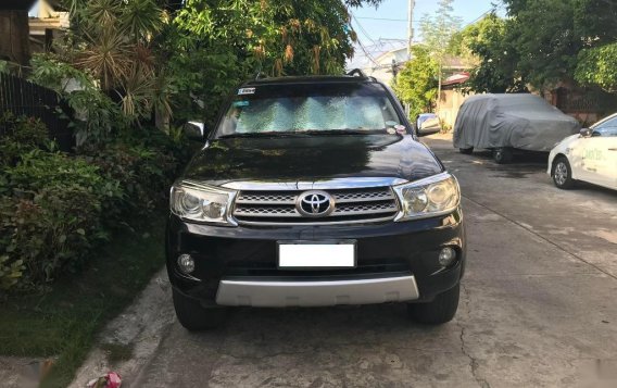 Sell Black Toyota Fortuner in Parañaque