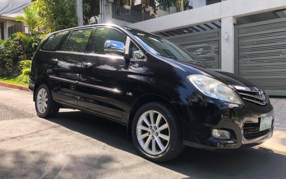 Black Toyota Innova 2011 for sale in Quezon City-2