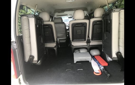 Selling White Toyota Hiace 2015 in Manila-6