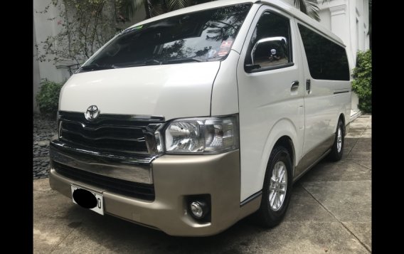 Selling White Toyota Hiace 2015 in Manila