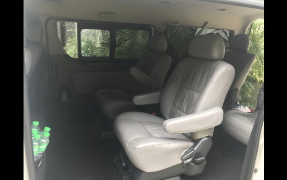 Selling White Toyota Hiace 2015 in Manila-5