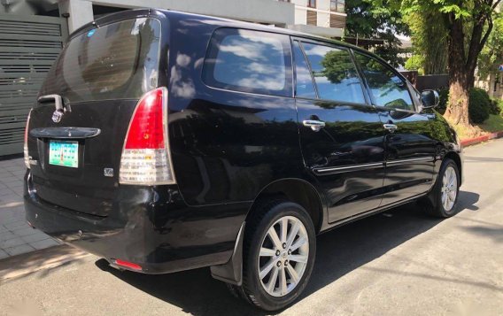 Black Toyota Innova 2011 for sale in Quezon City-9