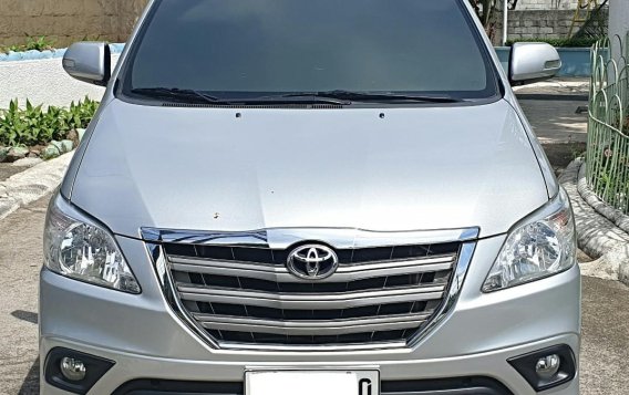 Selling Silver Toyota Innova in Manila