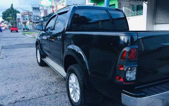 Sell Black Toyota Hilux in Caloocan-4