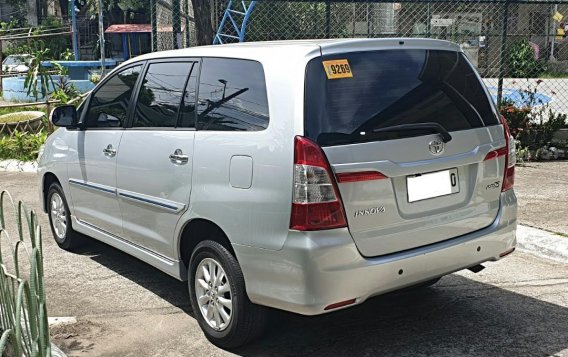 Selling Silver Toyota Innova in Manila-3