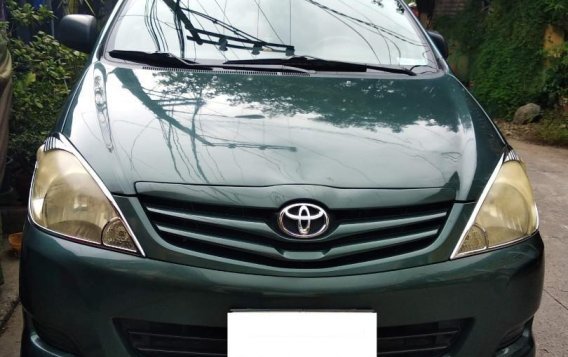 Selling Green Toyota Innova in Cainta-8