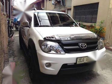 Selling White Toyota Fortuner 2007 in Manila-8