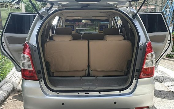 Selling Silver Toyota Innova in Manila-7