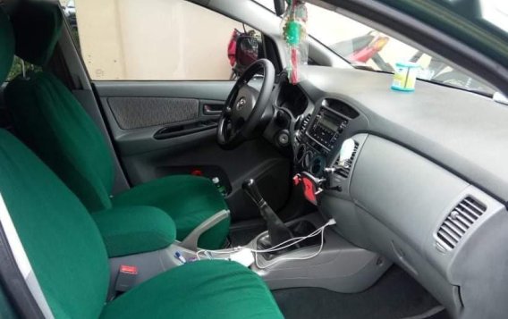 Selling Green Toyota Innova in Cainta-3