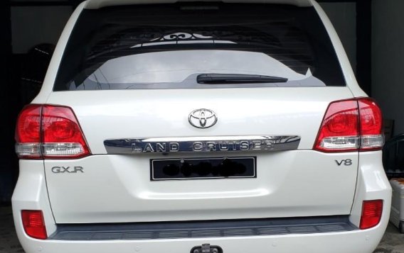 Pearl White Toyota Land Cruiser for sale in Marikina