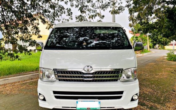 Sell Pearl White 2013 Toyota Hiace Super Grandia in Manila-8