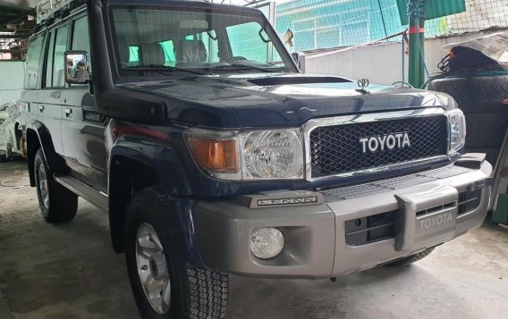 Sell Blue Toyota Land Cruiser in Quezon City-2