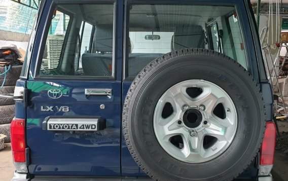 Sell Blue Toyota Land Cruiser in Quezon City-3