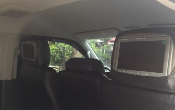 White Toyota Hiace 2017 for sale in San Juan City-3