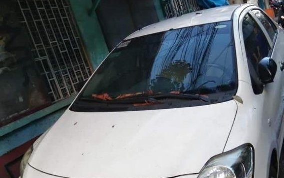 White Toyota Vios for sale in Caloocan City-1
