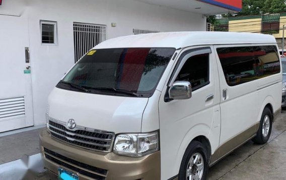 Selling White Toyota Hiace Super Grandia in Quezon City