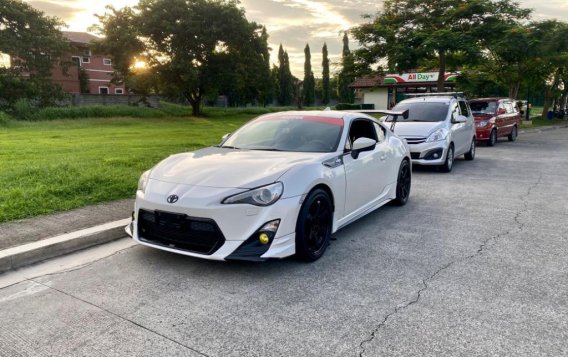 Sell Pearl White Toyota 86 in Bacoor