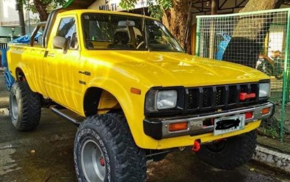 Yellow Toyota Hilux for sale in Las Piñas City-3