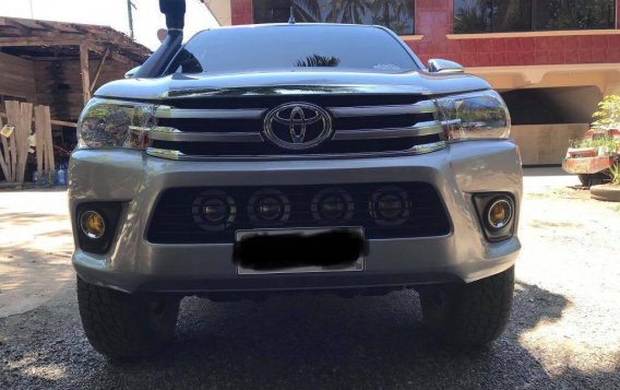 Selling Silver Toyota Hilux in Magsaysay-2